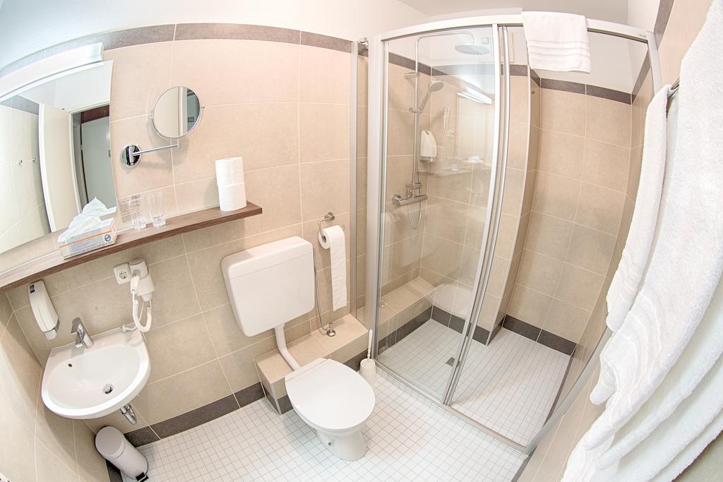 Fruehstueckshotel Waldbauer Bad Schallerbach Δωμάτιο φωτογραφία